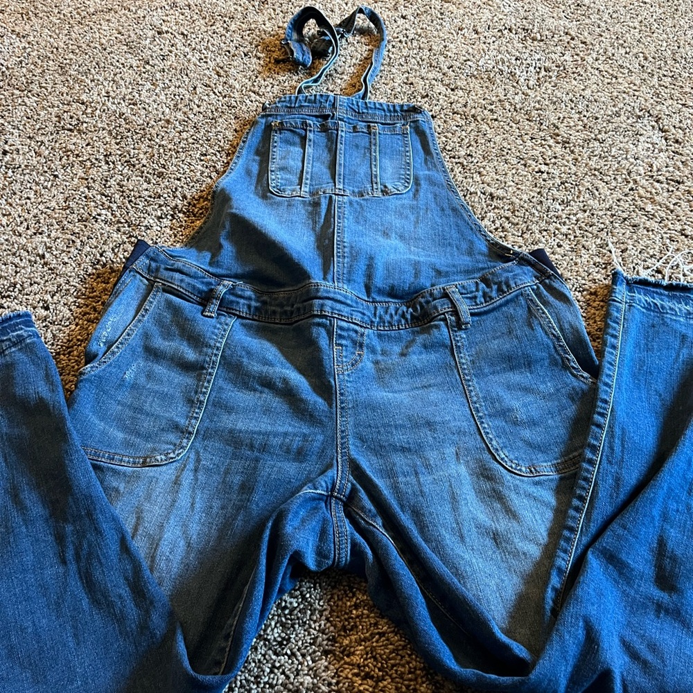 Maternity overalls